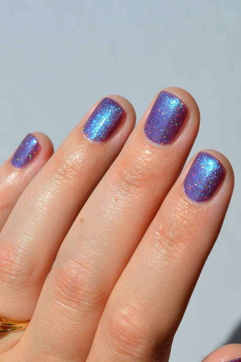 DISSOLVING NIGHT NAIL POLISH